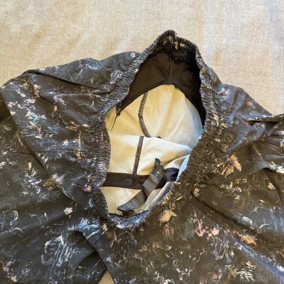 lululemon pace breaker shorts 7" unlined small - Picture 3 of 3